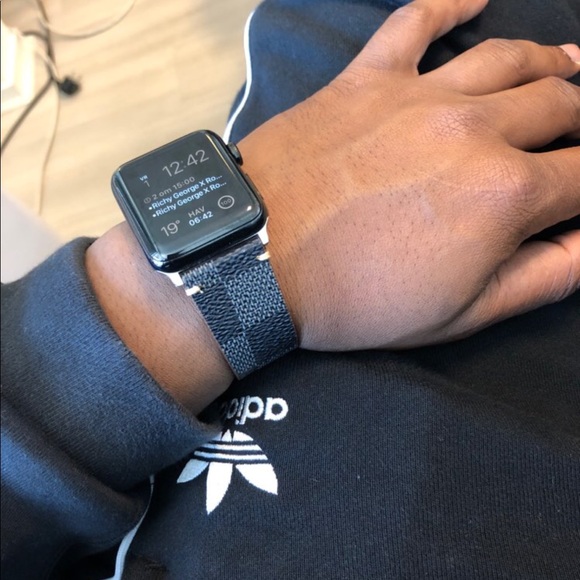 Black checkered Patterned Apple Band - Picture 4 of 5